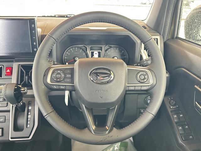 タフト G ダーククロムベンチャー 9インチディスプレイオーディオ バックカメラ スマートキー LEDヘッドライト フルオートエアコン シートヒーター 革巻きハンドル オートクルーズコントロール 電気式パーキングブレーキ 届出済未使用車(9枚目)