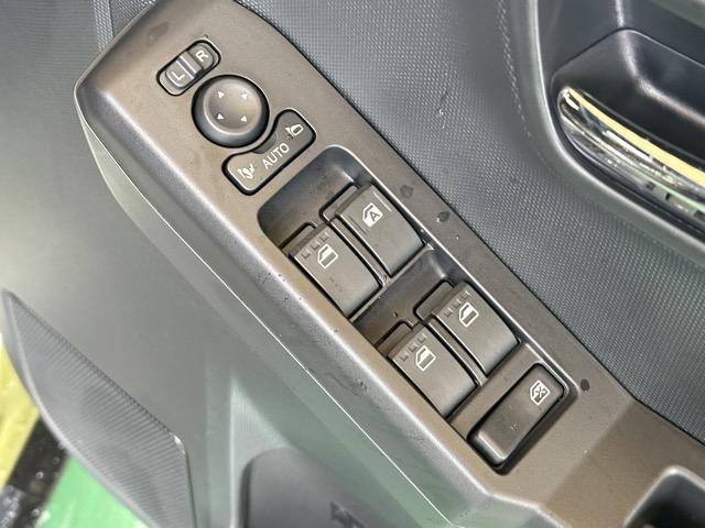 タフト G ダーククロムベンチャー 9インチディスプレイオーディオ バックカメラ スマートキー LEDヘッドライト フルオートエアコン シートヒーター 革巻きハンドル オートクルーズコントロール 電気式パーキングブレーキ 届出済未使用車(14枚目)