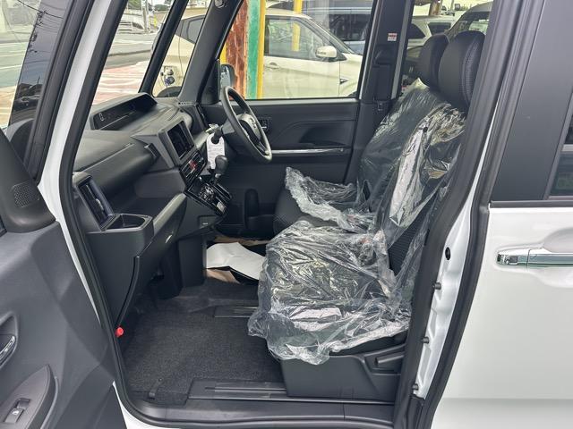 タント カスタムX スマートキー LEDヘッドライト 両側パワースライドドア フルオートエアコン シートヒーター USB充電ソケット ロールサンシェード シートバックテーブル バックカメラ フォグランプ 届出済未使用車(6枚目)