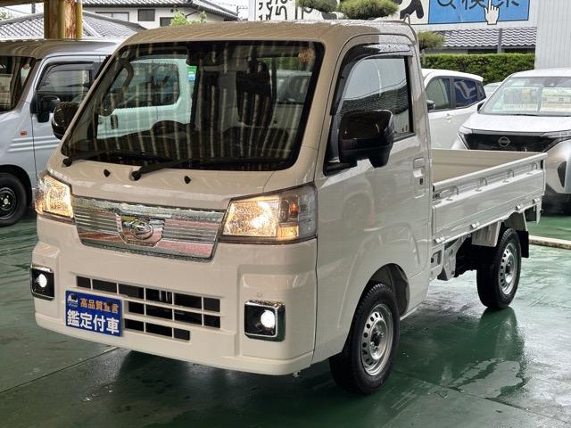 ハイゼットトラック エクストラ 4WD CVT フロアマット サイドバイザー スマートキー 電動格納ドアミラー パワーウィンドー 作業灯 衝突被害軽減ブレーキ アイドリングストップ オートライト エアコン パワステ 届出済未使用車(4枚目)