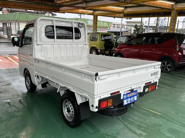 ハイゼットトラック エクストラ 4WD CVT フロアマット サイドバイザー スマートキー 電動格納ドアミラー パワーウィンドー 作業灯 衝突被害軽減ブレーキ アイドリングストップ オートライト エアコン パワステ 届出済未使用車(5枚目)