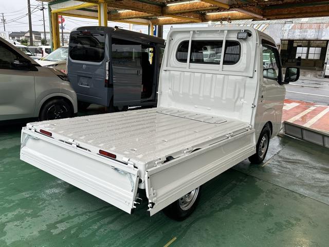 ハイゼットトラック エクストラ 4WD CVT フロアマット サイドバイザー スマートキー 電動格納ドアミラー パワーウィンドー 作業灯 衝突被害軽減ブレーキ アイドリングストップ オートライト エアコン パワステ 届出済未使用車(14枚目)