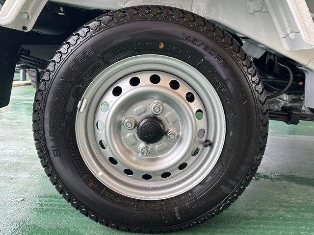 ハイゼットトラック エクストラ 4WD CVT フロアマット サイドバイザー スマートキー 電動格納ドアミラー パワーウィンドー 作業灯 衝突被害軽減ブレーキ アイドリングストップ オートライト エアコン パワステ 届出済未使用車(16枚目)