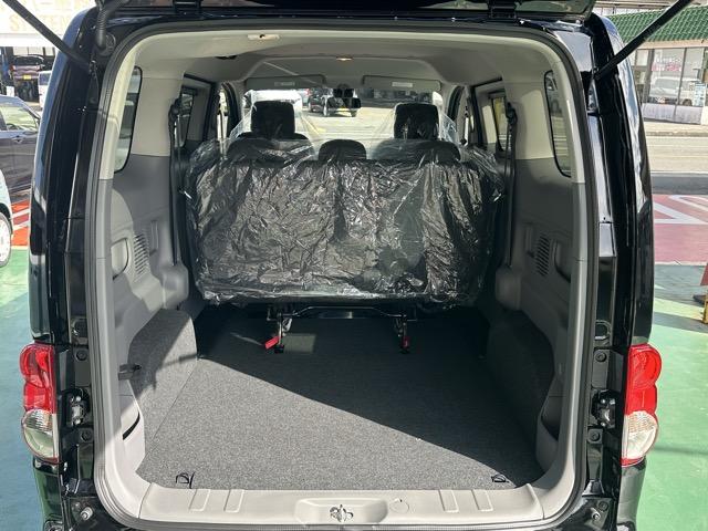 修復歴車一切ありません！それどころか、弊社の仕入在庫につきましては、フェンダー、ボンネット、ドアパネル等の交換歴、修理歴のある車両は基本的に仕入れを行いませんので高品質な車両のみ在庫で揃えています！