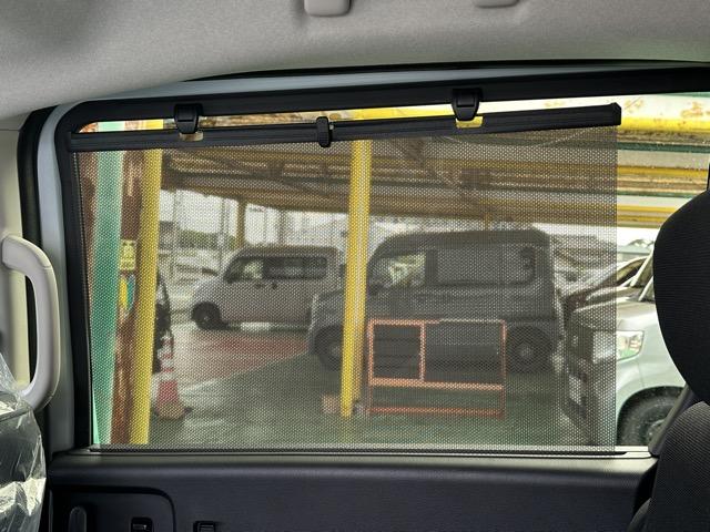 フリード e:HEVエアー EX 6人乗り 内装色/ブラック ホンダセンシング LEDヘッドライト 両側パワースライドドア 運転席&助手席シートヒーター リアクーラー 液晶メーター 本革巻ステアリング・セレクトレバー 登録済未使用車(11枚目)