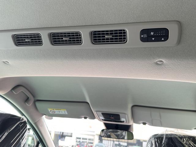 フリード e:HEVエアー EX 6人乗り 内装色/ブラック ホンダセンシング LEDヘッドライト 両側パワースライドドア 運転席&助手席シートヒーター リアクーラー 液晶メーター 本革巻ステアリング・セレクトレバー 登録済未使用車(12枚目)