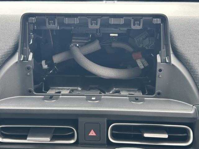 フリード e:HEVエアー EX 6人乗り 内装色/ブラック ホンダセンシング LEDヘッドライト 両側パワースライドドア 運転席&助手席シートヒーター リアクーラー 液晶メーター 本革巻ステアリング・セレクトレバー 登録済未使用車(28枚目)