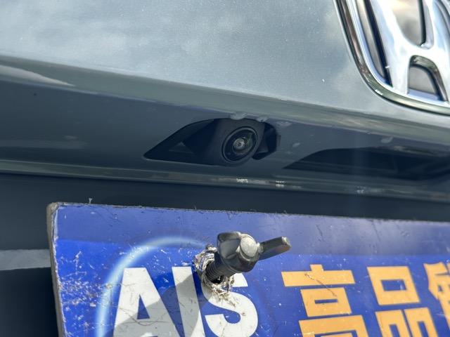 フリード ｅ：ＨＥＶエアー　ＥＸ　６人乗り　内装色／ブラック　ホンダセンシング　ＬＥＤヘッドライト　両側パワースライドドア　運転席＆助手席シートヒーター　リアクーラー　液晶メーター　本革巻ステアリング・セレクトレバー　登録済未使用車（14枚目）