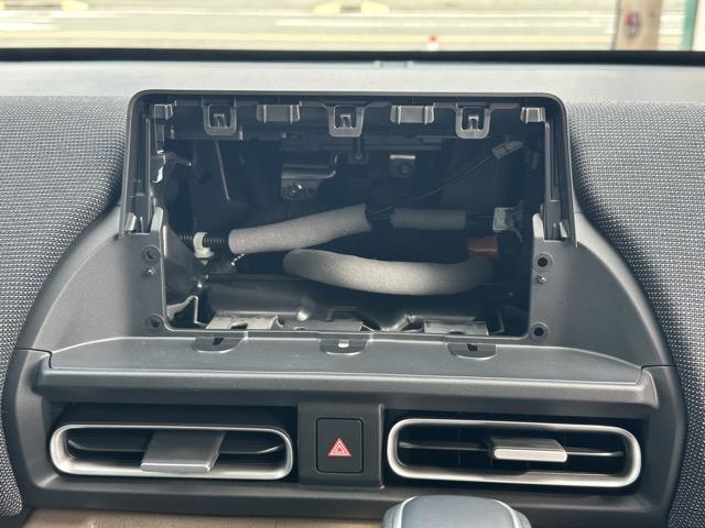 フリード ｅ：ＨＥＶエアー　ＥＸ　６人乗り　内装色／ブラック　ホンダセンシング　ＬＥＤヘッドライト　両側パワースライドドア　運転席＆助手席シートヒーター　リアクーラー　液晶メーター　本革巻ステアリング・セレクトレバー　登録済未使用車（28枚目）