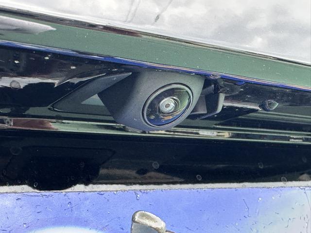 フリード ｅ：ＨＥＶエアー　ＥＸ　６人乗り　内装色／ブラック　ホンダセンシング　ＬＥＤヘッドライト　両側パワースライドドア　運転席＆助手席シートヒーター　リアクーラー　液晶メーター　本革巻ステアリング・セレクトレバー　登録済未使用車（14枚目）