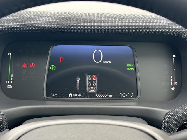 フリード ｅ：ＨＥＶエアー　ＥＸ　６人乗り　内装色／ブラック　ホンダセンシング　ＬＥＤヘッドライト　両側パワースライドドア　運転席＆助手席シートヒーター　リアクーラー　液晶メーター　本革巻ステアリング・セレクトレバー　登録済未使用車（24枚目）
