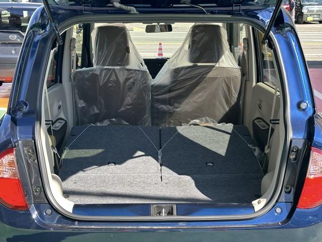 アルトラパンＬＣ Ｘ　全方位カメラ　スマートキー　ＬＥＤヘッドライト　フルオートエアコン　シートヒーター　ＵＳＢ充電ソケット　革巻きハンドル　ステアリングスイッチ　衝突被害軽減ブレーキ　クリアランスソナー　届出済未使用車（11枚目）