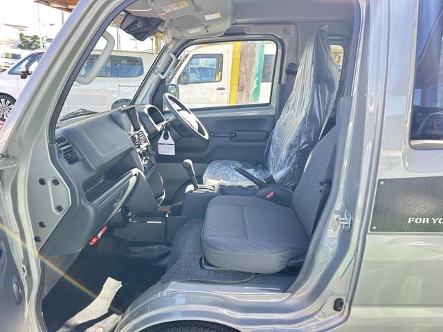 スーパーキャリイ Ｘリミテッド　４ＷＤ　４ＡＴ　特別仕様車　専用フロントガーニッシュ　専用サイドデカール　ＬＥＤヘッドランプ＆フォグランプベゼル（ブラック塗装）専用スチールホイール（ブラック塗装）　キーレス　電動格納ドアミラー（6枚目）