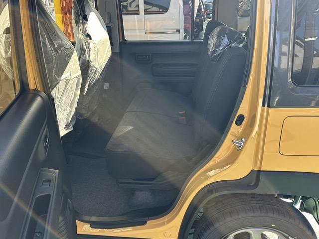 ハスラー ハイブリッドＧ　スマートキー　ＬＥＤヘッドライト　フルオートエアコン　シートヒーター　オートクルーズコントロール　ステアリングスイッチ　衝突被害軽減ブレーキ　クリアランスソナー　アイドリングストップ　届出済未使用車（7枚目）