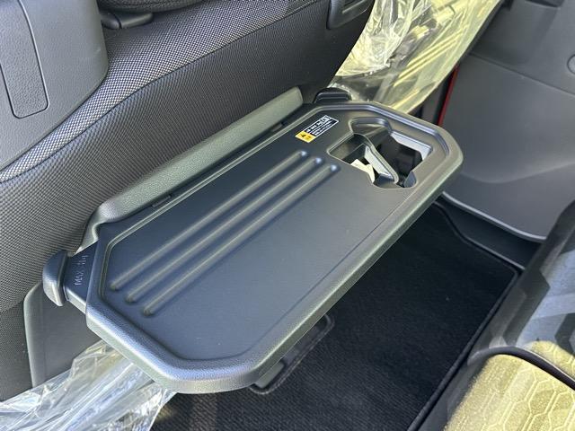 タント ファンクロス 9インチディスプレイオーディオ バックカメラ スマートキー LEDヘッドライト 両側パワースライドドア フルオートエアコン シートヒーター ロールサンシェード シートバックテーブル ディーラー試乗車(10枚目)