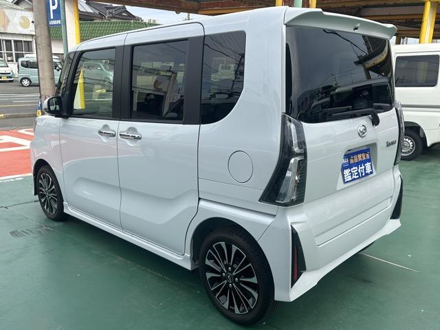 タント カスタムRS スマートキー LEDヘッドライト 両側パワースライドドア フルオートエアコン シートヒーター ロールサンシェード シートバックテーブル 革巻きハンドル USB充電ソケット フォグランプ 届出済未使用車(5枚目)