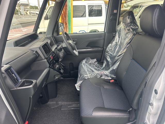 タント カスタムRS スマートキー LEDヘッドライト 両側パワースライドドア フルオートエアコン シートヒーター ロールサンシェード シートバックテーブル 革巻きハンドル USB充電ソケット フォグランプ 届出済未使用車(6枚目)