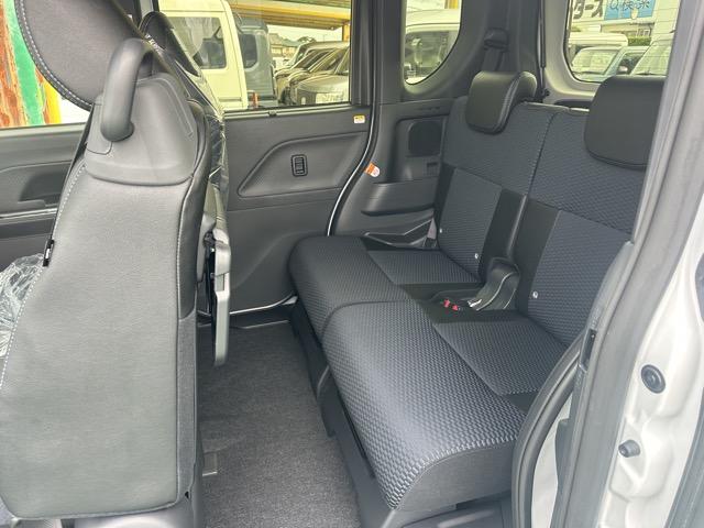 タント カスタムRS スマートキー LEDヘッドライト 両側パワースライドドア フルオートエアコン シートヒーター ロールサンシェード シートバックテーブル 革巻きハンドル USB充電ソケット フォグランプ 届出済未使用車(7枚目)