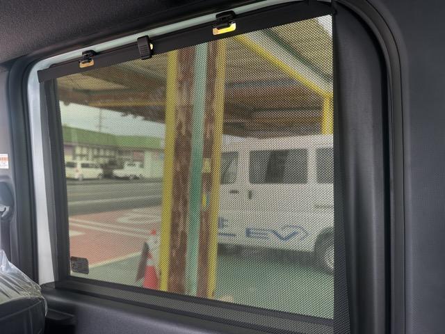 タント カスタムRS スマートキー LEDヘッドライト 両側パワースライドドア フルオートエアコン シートヒーター ロールサンシェード シートバックテーブル 革巻きハンドル USB充電ソケット フォグランプ 届出済未使用車(9枚目)