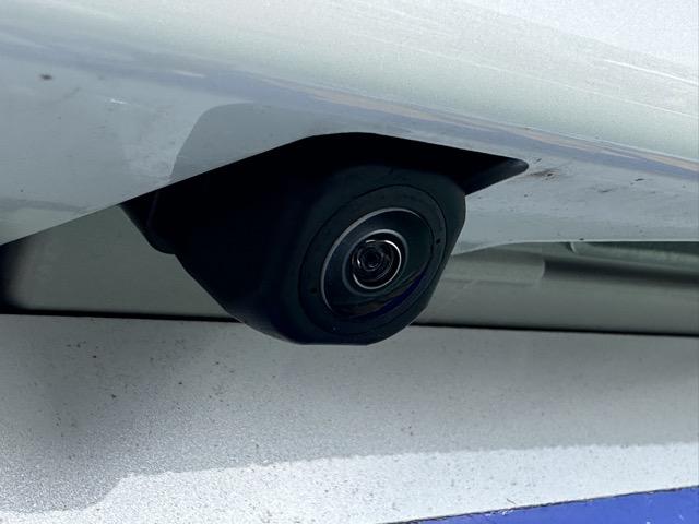 タント カスタムRS スマートキー LEDヘッドライト 両側パワースライドドア フルオートエアコン シートヒーター ロールサンシェード シートバックテーブル 革巻きハンドル USB充電ソケット フォグランプ 届出済未使用車(12枚目)