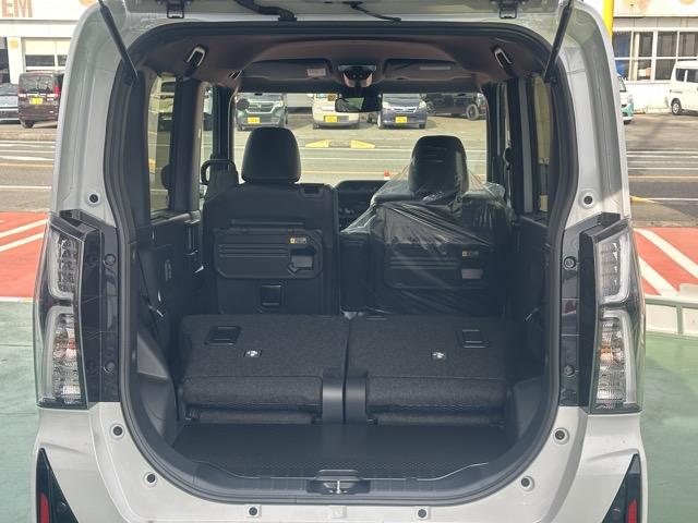 タント カスタムRS スマートキー LEDヘッドライト 両側パワースライドドア フルオートエアコン シートヒーター ロールサンシェード シートバックテーブル 革巻きハンドル USB充電ソケット フォグランプ 届出済未使用車(14枚目)