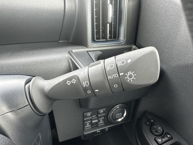 タント カスタムRS スマートキー LEDヘッドライト 両側パワースライドドア フルオートエアコン シートヒーター ロールサンシェード シートバックテーブル 革巻きハンドル USB充電ソケット フォグランプ 届出済未使用車(23枚目)