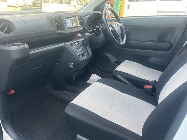 ミライース B 純正CDデッキ キーレス 電動格納ドアミラー 前側パワーウィンドー アイドリングストップ エアコン パワステ(6枚目)