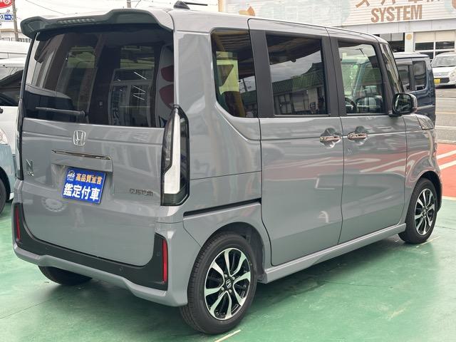 N-BOXカスタム コーディネートスタイル ホンダセンシング LEDヘッド&フォグランプ 両側パワースライドドア 電子制御パーキングブレーキ オートブレーキホールド機能 運転席・助手席シートヒーター シートバックテーブル ロールサンシェード(15枚目)