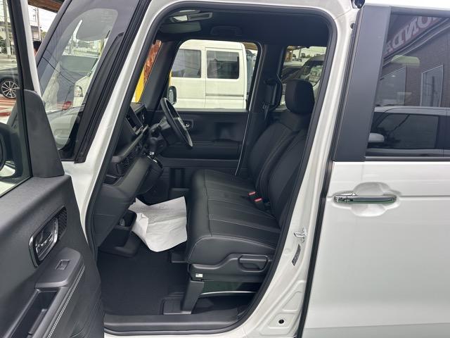 N-BOXカスタム コーディネートスタイル ホンダセンシング LEDヘッド&フォグランプ 両側パワースライドドア 電子制御パーキングブレーキ オートブレーキホールド機能 運転席・助手席シートヒーター シートバックテーブル ロールサンシェード(6枚目)