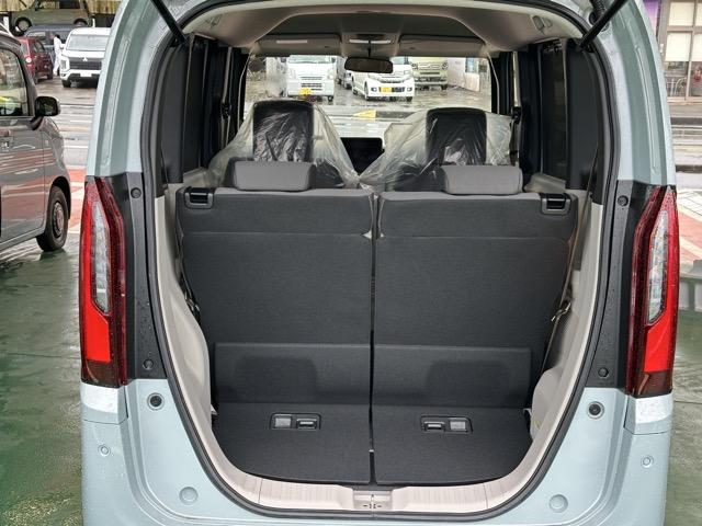 Ｎ－ＢＯＸ ファッションスタイル　コンフォートパッケージ装着車／運転席・助手席シートヒーター　パワースライドドア　リアセンターアームレスト　シートバックテーブル　オートリトラミラー　ホンダセンシング　ＬＥＤヘッドライト　届出済未使用車（13枚目）
