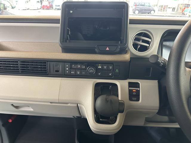 Ｎ－ＢＯＸ ファッションスタイル　コンフォートパッケージ装着車／運転席・助手席シートヒーター　パワースライドドア　リアセンターアームレスト　シートバックテーブル　オートリトラミラー　ホンダセンシング　ＬＥＤヘッドライト　届出済未使用車（21枚目）