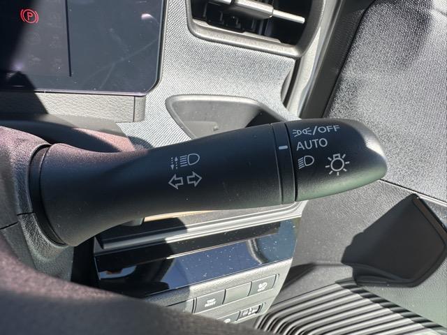 サクラ X ナビゲーション バックカメラ スマートキー LEDヘッドライト フルオートエアコン 電気式パーキングブレーキ 電動格納ドアミラー 前後パワーウィンドー 衝突被害軽減ブレーキ オートライト(17枚目)