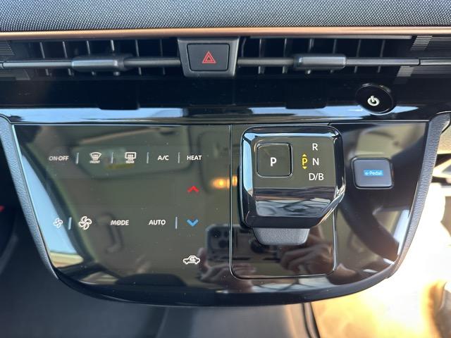 サクラ X ナビゲーション バックカメラ スマートキー LEDヘッドライト フルオートエアコン 電気式パーキングブレーキ 電動格納ドアミラー 前後パワーウィンドー 衝突被害軽減ブレーキ オートライト(24枚目)