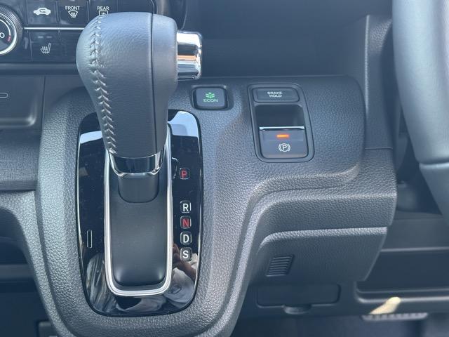 【全国陸送費定額キャンペーンも実施中!】全国何処でも陸送会社がご自宅までお車をしっかりとお届します!陸送費につきましてはお気軽にお問合せください!※納車時ご来店いただければ、納車費用はかかりません!