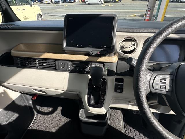 N-BOX ファッションスタイル 純正ディスプレイオーディオ・バックモニター付 ホンダセンシング LEDヘッドランプ パワースライドドア 電子制御パーキングブレーキ オートブレーキホールド機能 ロールサンシェード スマートキー(19枚目)