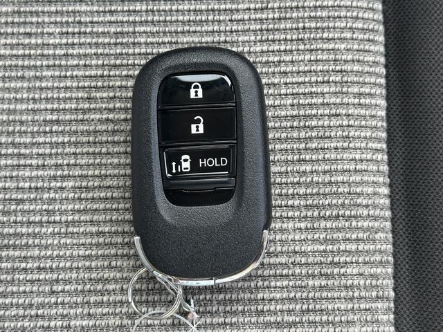 N-BOX ファッションスタイル 純正ディスプレイオーディオ・バックモニター付 ホンダセンシング LEDヘッドランプ パワースライドドア 電子制御パーキングブレーキ オートブレーキホールド機能 ロールサンシェード スマートキー(28枚目)