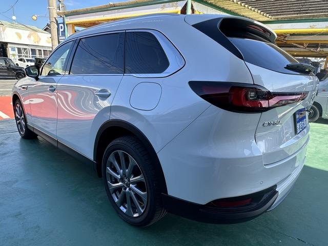 ＣＸ－８０ ＸＤ　Ｌパッケージ　ＢＯＳＥサウンドシステム　電動パノラマサンルーフ　純正ディスプレイオーディオ　パノラマカメラ　パワーシート　シートヒーター＆ハンドルヒーター　パワーバックドア　前後フルオートエアコン　登録済未使用車（5枚目）