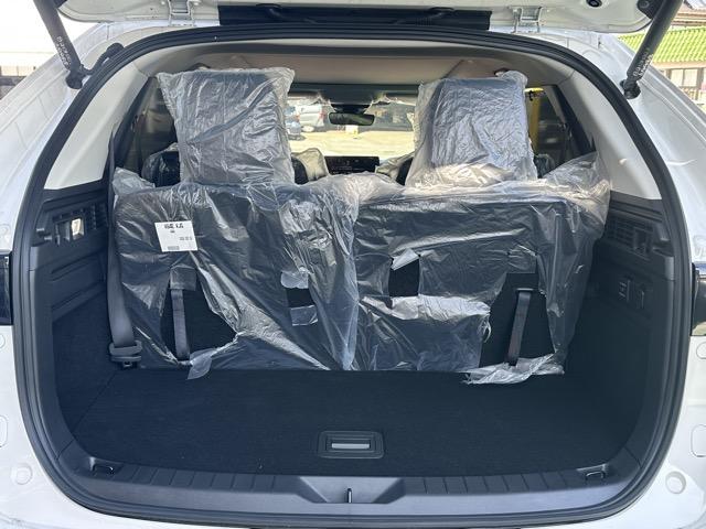 ＣＸ－８０ ＸＤ　Ｌパッケージ　ＢＯＳＥサウンドシステム　電動パノラマサンルーフ　純正ディスプレイオーディオ　パノラマカメラ　パワーシート　シートヒーター＆ハンドルヒーター　パワーバックドア　前後フルオートエアコン　登録済未使用車（16枚目）