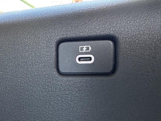 ＣＸ－８０ ＸＤ　Ｌパッケージ　ＢＯＳＥサウンドシステム　電動パノラマサンルーフ　純正ディスプレイオーディオ　パノラマカメラ　パワーシート　シートヒーター＆ハンドルヒーター　パワーバックドア　前後フルオートエアコン　登録済未使用車（19枚目）