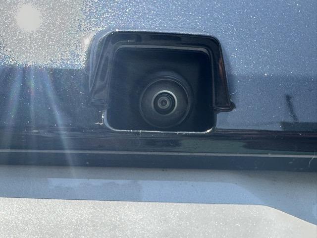 トライトン GSR e-Assist スマートフォン連携ナビゲーション LEDヘッドライト ルーフレール 液晶メーター 本革巻ステアリング シート&ステアリングヒーター パワーシート サーキュレーター 登録済未使用車(11枚目)
