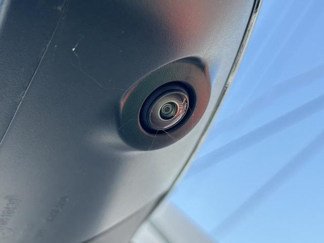 トライトン GSR e-Assist スマートフォン連携ナビゲーション LEDヘッドライト ルーフレール 液晶メーター 本革巻ステアリング シート&ステアリングヒーター パワーシート サーキュレーター 登録済未使用車(17枚目)