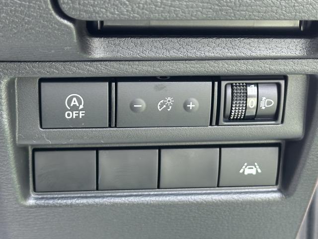 トライトン GSR e-Assist スマートフォン連携ナビゲーション LEDヘッドライト ルーフレール 液晶メーター 本革巻ステアリング シート&ステアリングヒーター パワーシート サーキュレーター 登録済未使用車(19枚目)