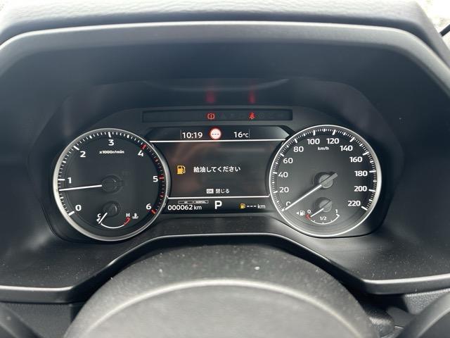 トライトン GSR e-Assist スマートフォン連携ナビゲーション LEDヘッドライト ルーフレール 液晶メーター 本革巻ステアリング シート&ステアリングヒーター パワーシート サーキュレーター 登録済未使用車(31枚目)