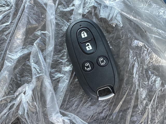 エブリイ ジョインターボ 2WD CVT 両側ワンアクションパワースライドドア フルオートエアコン セーフティサポート LEDヘッドランプ 運転席シートヒーター キーレスプッシュスタート オーバーヘッドシェルフ 届出済未使用車(17枚目)