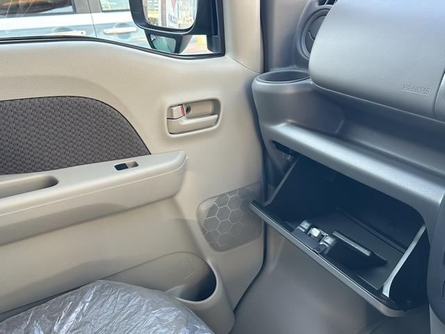 エブリイ ジョインターボ 2WD CVT 両側ワンアクションパワースライドドア フルオートエアコン セーフティサポート LEDヘッドランプ 運転席シートヒーター キーレスプッシュスタート オーバーヘッドシェルフ 届出済未使用車(25枚目)