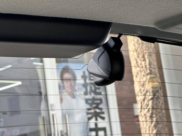 フィット ｅ：ＨＥＶホーム　純正ナビ・バックモニター・ドライブレコーダー・ＥＴＣ付　ホンダセンシング　ＬＥＤヘッドランプ　電子制御パーキングブレーキ　オートブレーキホールド機能　本革巻ステアリング　スマートキー　アルミホイール（30枚目）