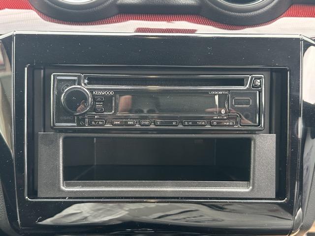 スイフトスポーツ ベースグレード セーフティーパッケージ装着車 6MT 走行距離8,078KM 社外オーディオ スマートキー LEDヘッドライト フルオートエアコン シートヒーター 革巻きハンドル オートクルーズコントロール(18枚目)