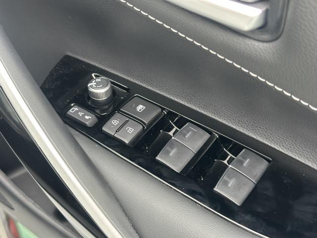 カローラツーリング アクティブスポーツ 純正ナビゲーション バックカメラ ETC スマートキー LEDヘッドライト フルオートエアコン シートヒーター&ハンドルヒーター USB充電ソケット 革巻きハンドル オートクルーズコントロール(17枚目)