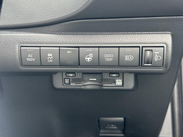 カローラツーリング アクティブスポーツ 純正ナビゲーション バックカメラ ETC スマートキー LEDヘッドライト フルオートエアコン シートヒーター&ハンドルヒーター USB充電ソケット 革巻きハンドル オートクルーズコントロール(18枚目)