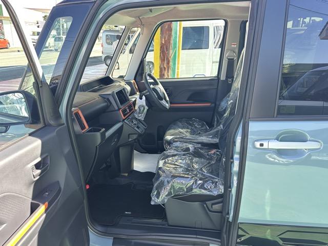 タント ファンクロスターボ パノラマアップグレードパック スマートキー LEDヘッドライト 両側パワースライドドア フルオートエアコン シートヒーター ロールサンシェード シートバックテーブル 革巻きハンドル ルーフレール(6枚目)